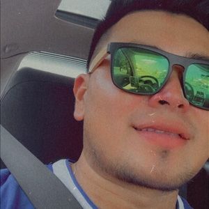 Meet your Posher, Manuel